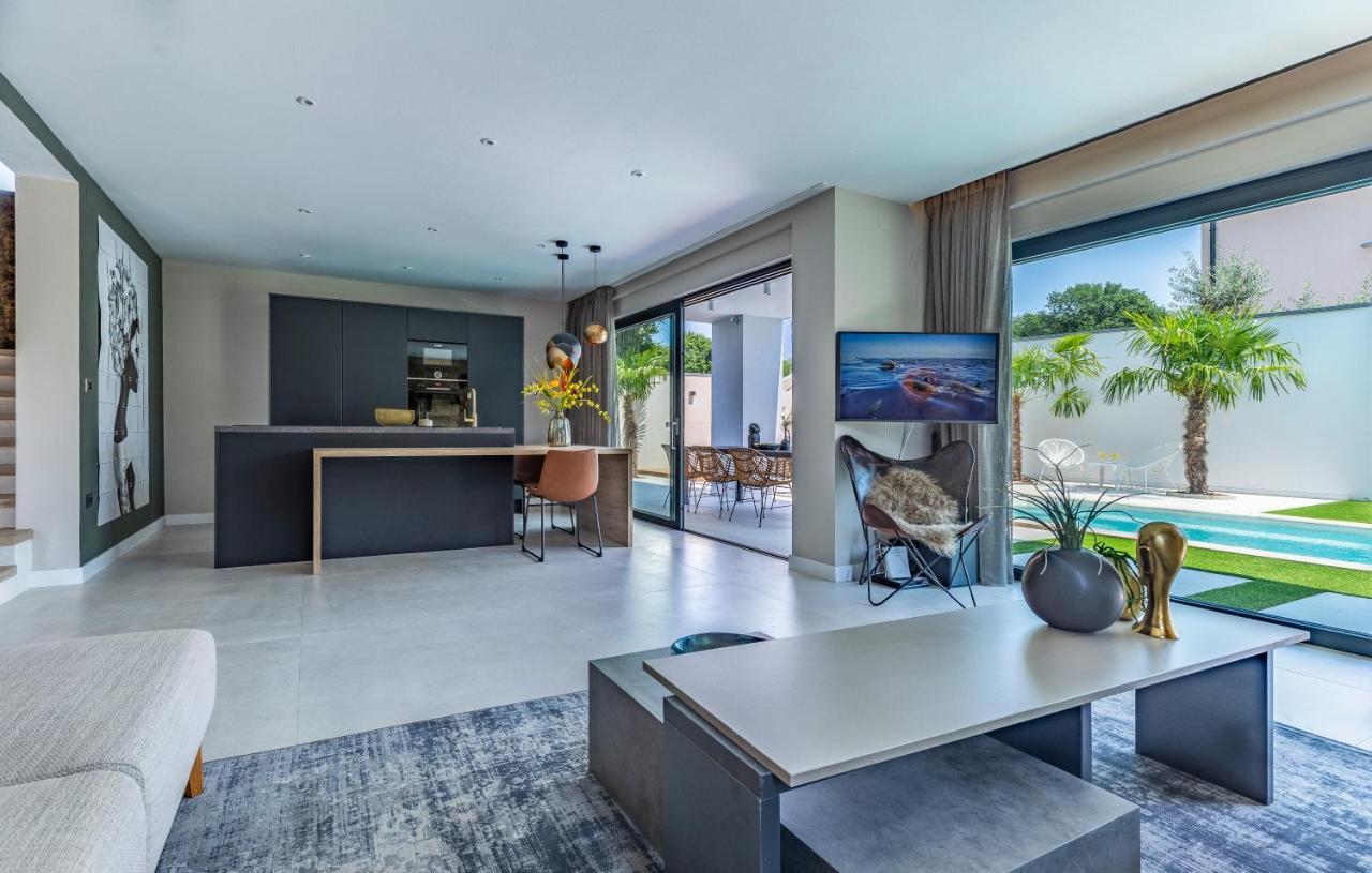 Superb Design Villa Medulin Exterior photo