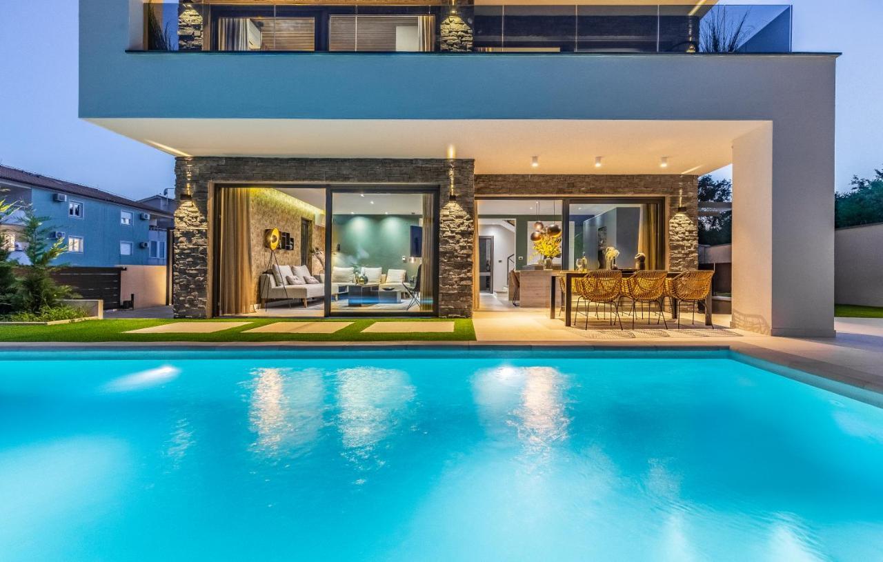 Superb Design Villa Medulin Exterior photo