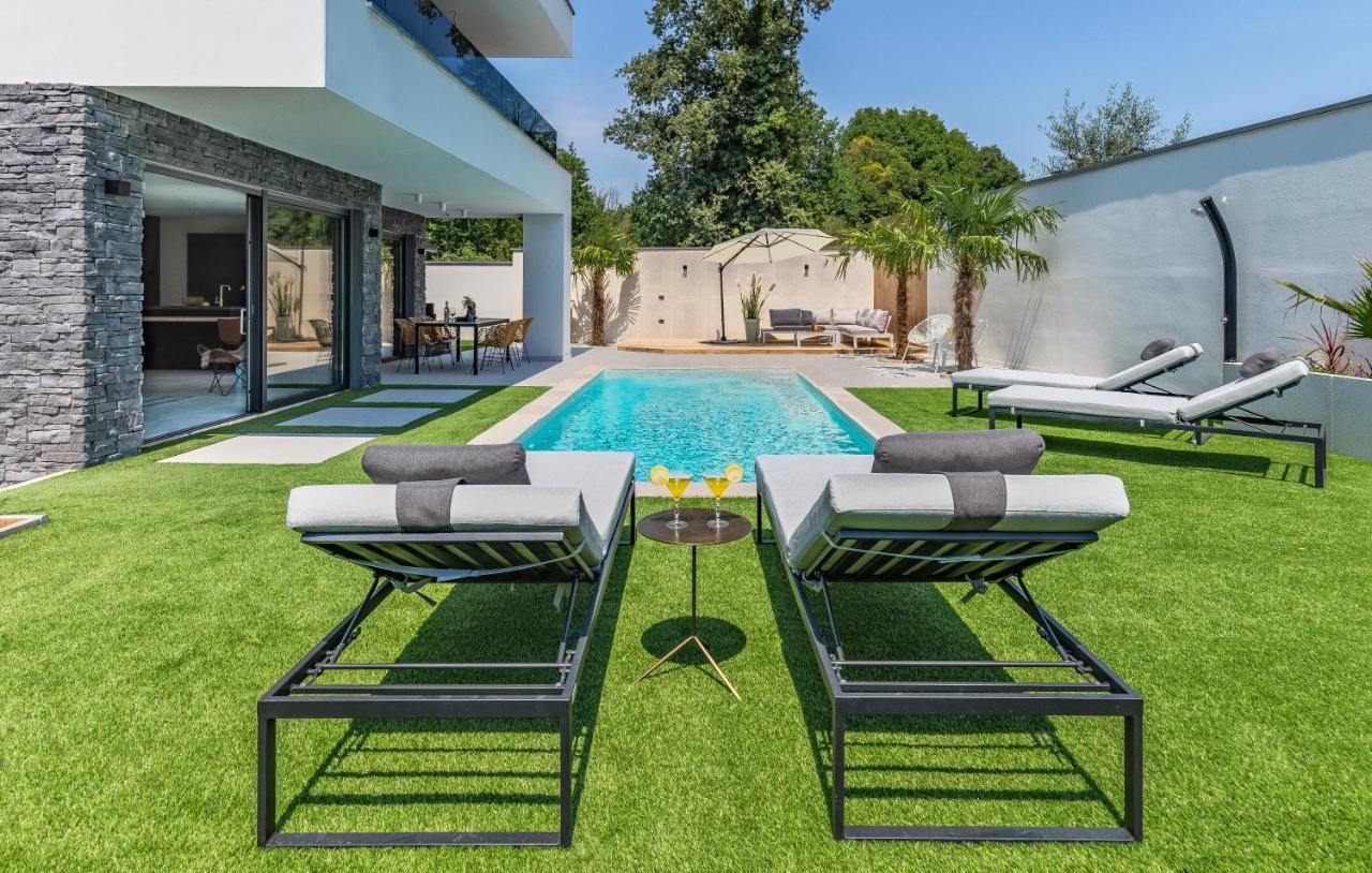 Superb Design Villa Medulin Exterior photo